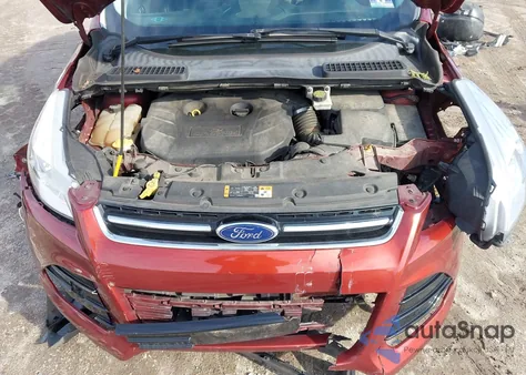 2015 Ford Escape Titanium z USA, uszkodzony, nr VIN 1FMCU9J96FUC85139